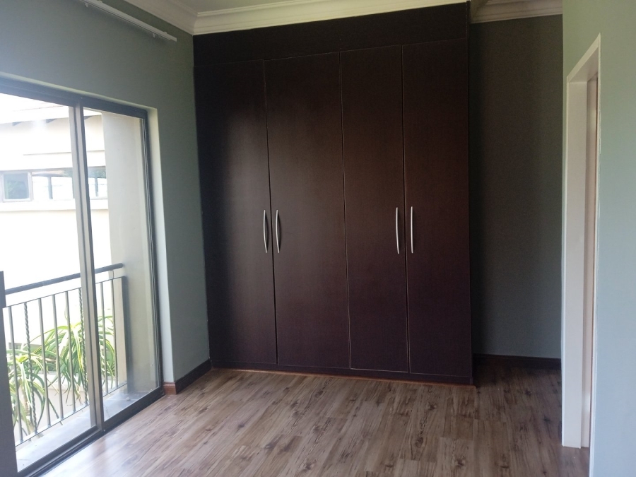 To Let 5 Bedroom Property for Rent in Xanadu North West